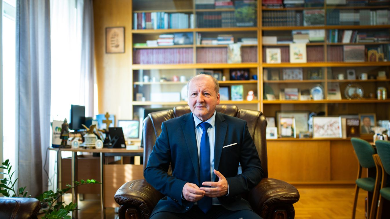 Simicskó István
