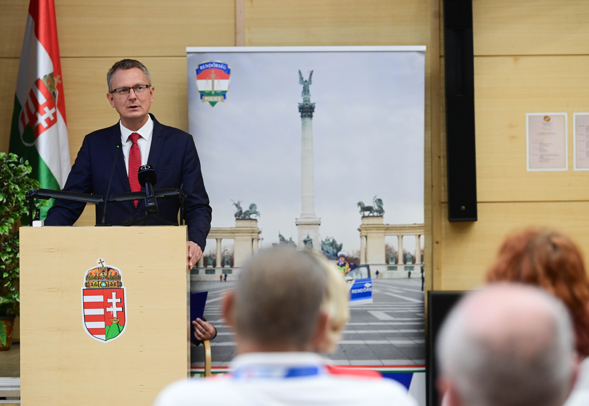 Rétvári iskolaőr