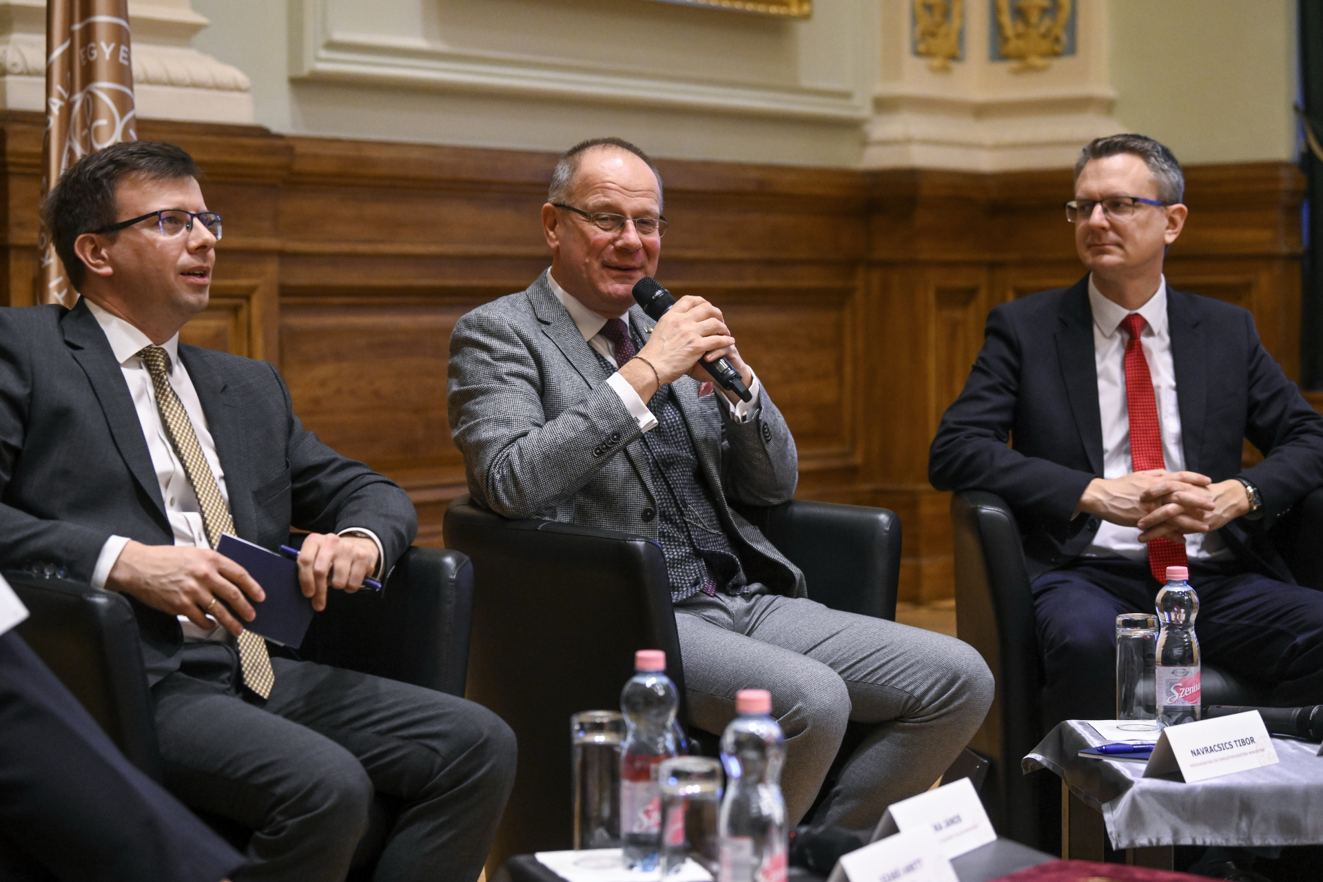 Navracsics Rétvári